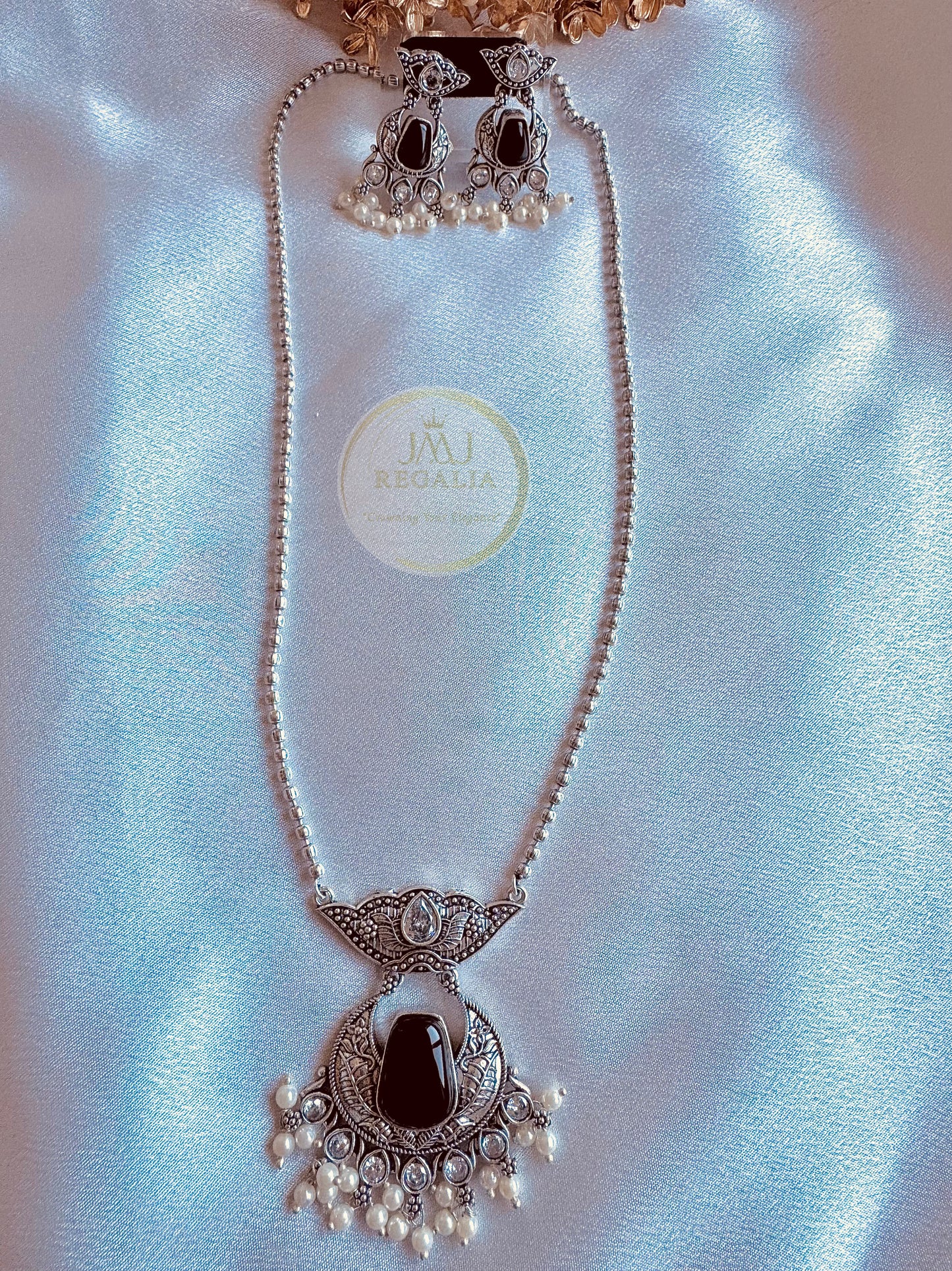 Luna link - silver long metal chain with pearl beads
