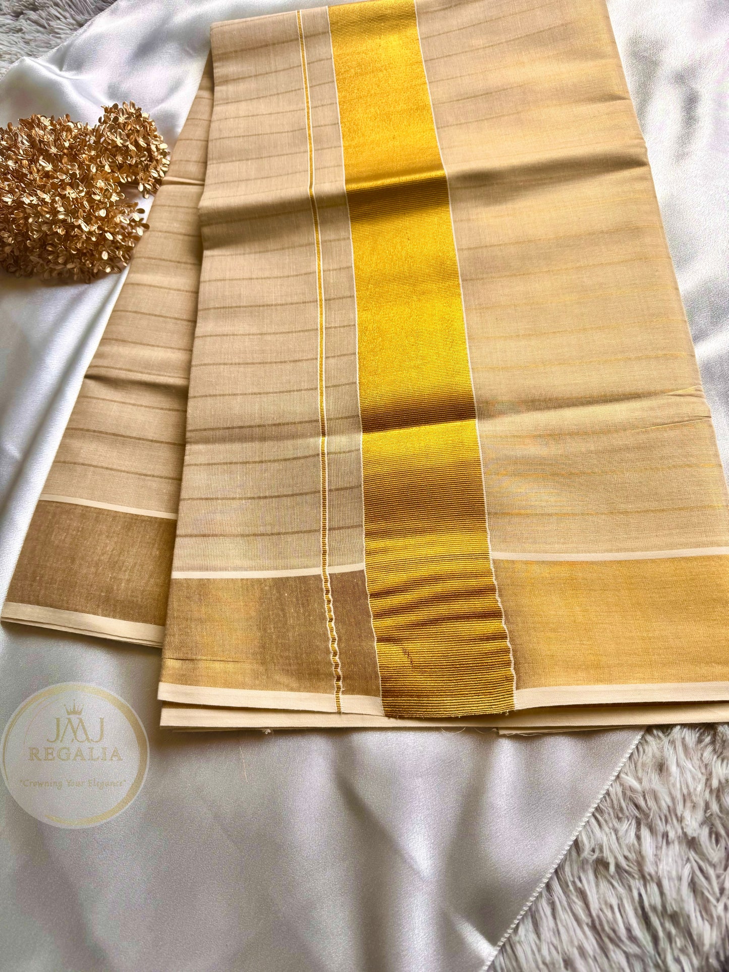 Kasavu Katha - Striped with kasavu pallu