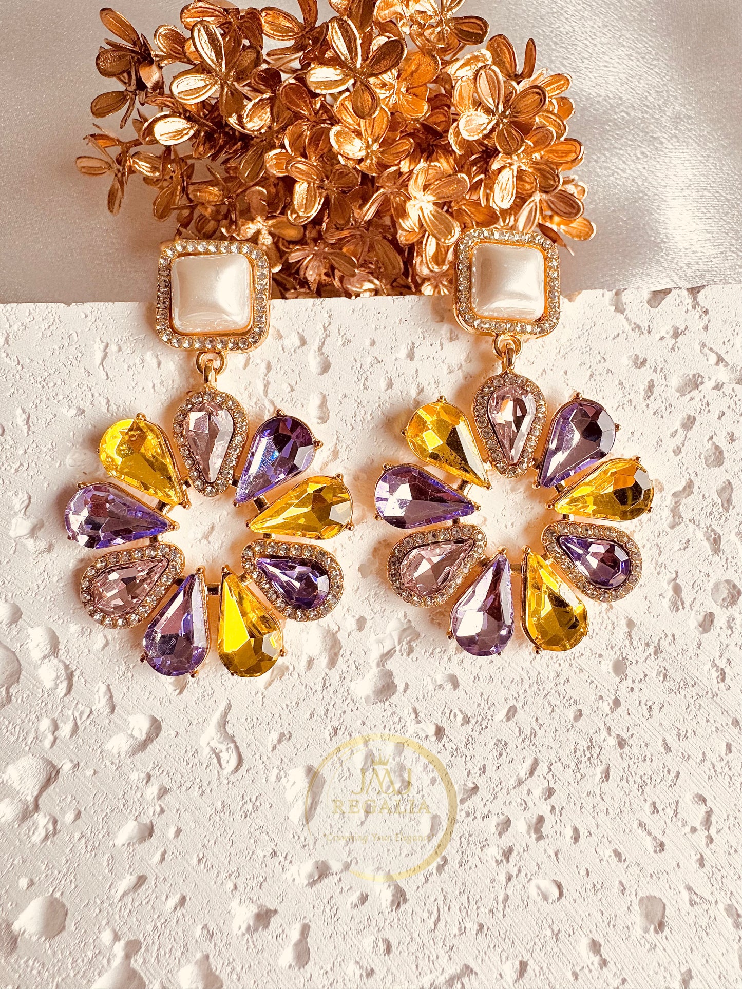 Pearl Reverie - pearl alike Flower choker necklace