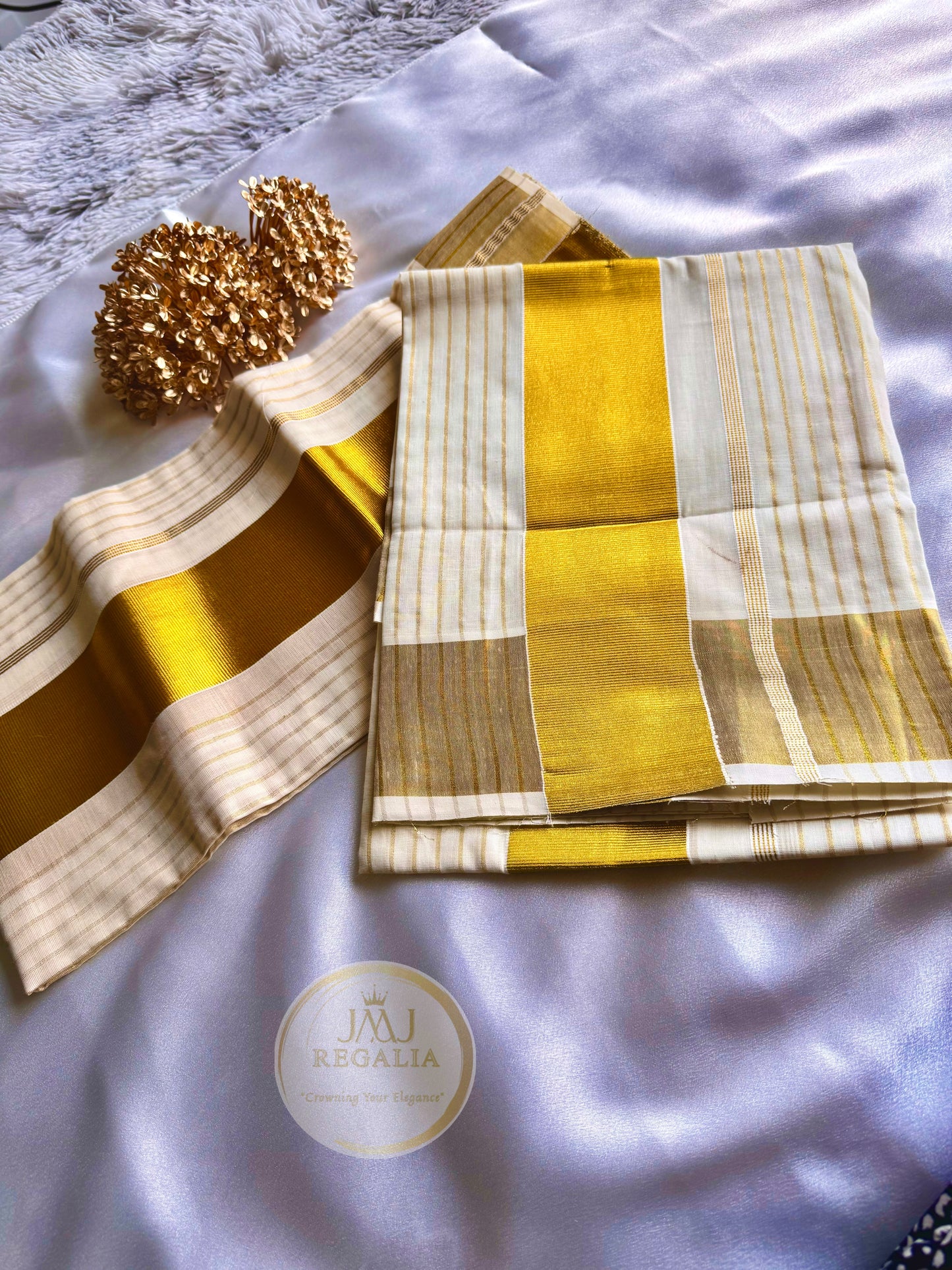 Mundum Neriyathum - traditional set mundu