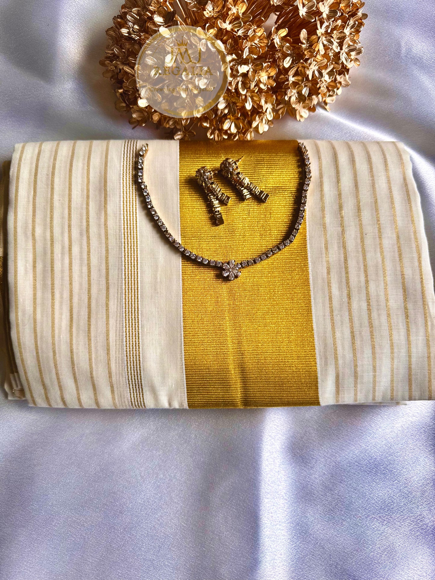 Mundum Neriyathum - traditional set mundu